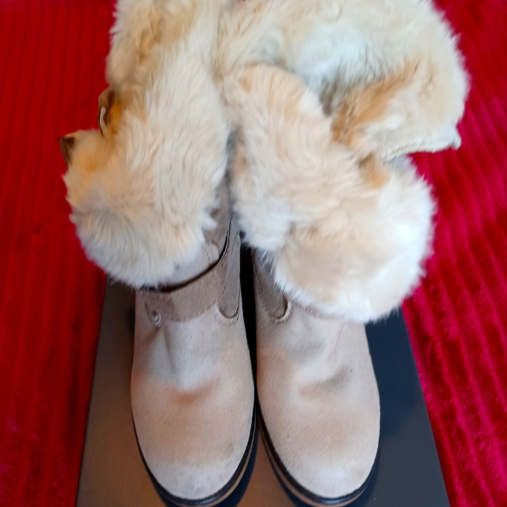 Women's SM New York 2 Buckles Tan Faux Fur Heel Ankle Bootie Size 8